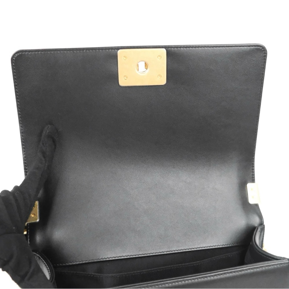 CHANEL Black and Gold Lambskin Boy Bag - Picture 11 of 15